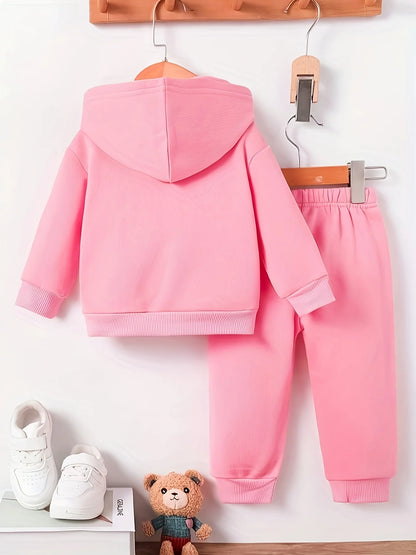A cute dog pattern printed fleece hoodie and pants set for baby girls in autumn and winter for newborns