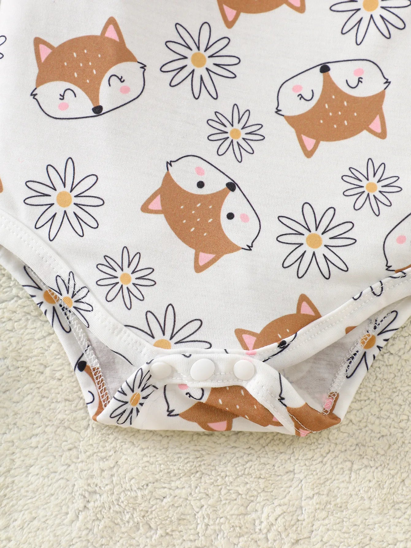 Little Fox Autumn Story Corduroy Set: Full Daisy Print Romper + 3D Embroidered Suspender Skirt + Headband Three-Piece Set, Baby Autumn/Winter Outfit