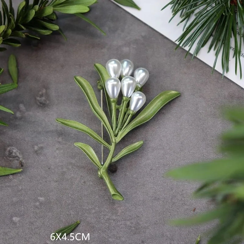 Creative Handmade Exquisite Green Plant Brooch Corsage Woman Retro Pearl Brooches Coat Accessories Jewelry