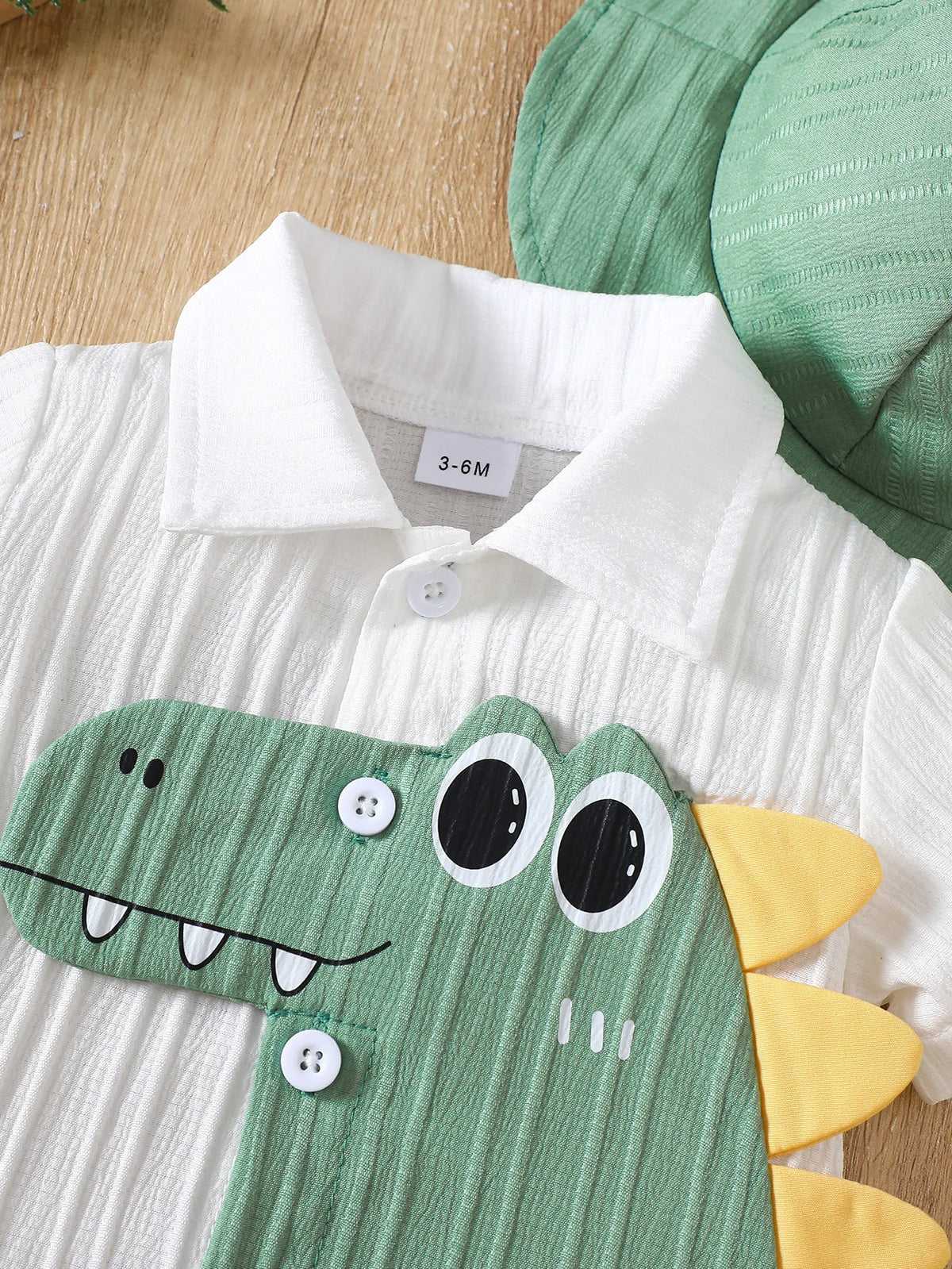 Baby Boy Three-Piece Set: Dinosaur Short-Sleeved Shirt + Shorts + Sun Hat, Cute Summer Outfit, Soft and Breathable Fabric