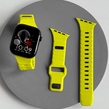 Silicone Sport Band for Apple Watch Ultra 3/2 49mm 42 44 38 40 41mm Two Tone Adjustable Strap for Iwatch S11 10 9 8 7 6 SE3 Belt