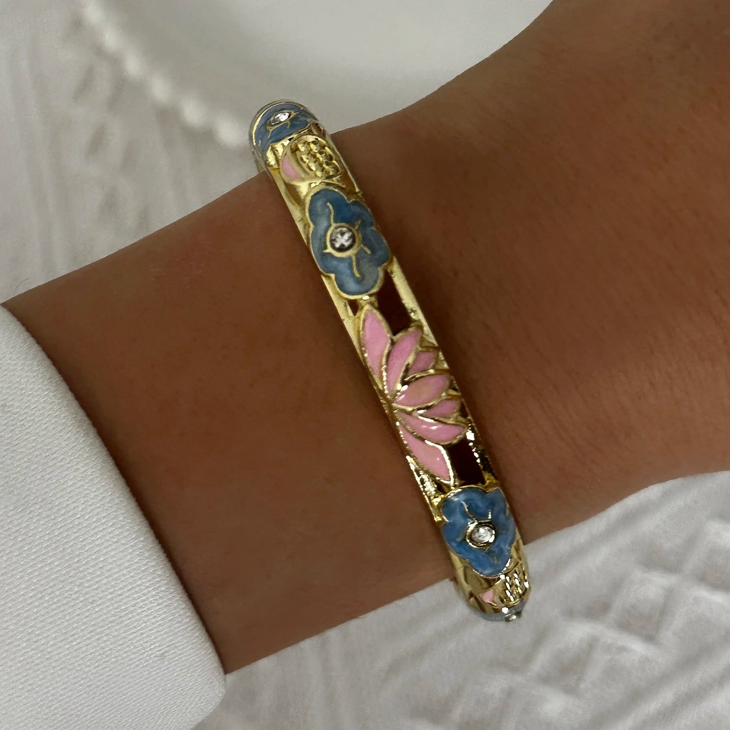 Elegant Enamel Dropped Glaze Flower Texture Bracelet For Women Retro Gold Plated Evil Eye Floral Zircon Bangle Party Jewelry