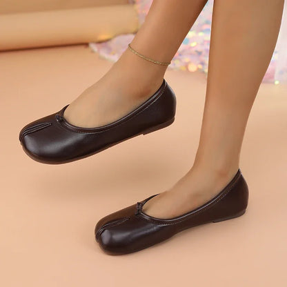 2026 New Women's Split-Toe Tabi Flats, Soft Leather Slip-On Ballet Shoes, Comfortable Casual Daily Wear Flat Shoes for Ladies