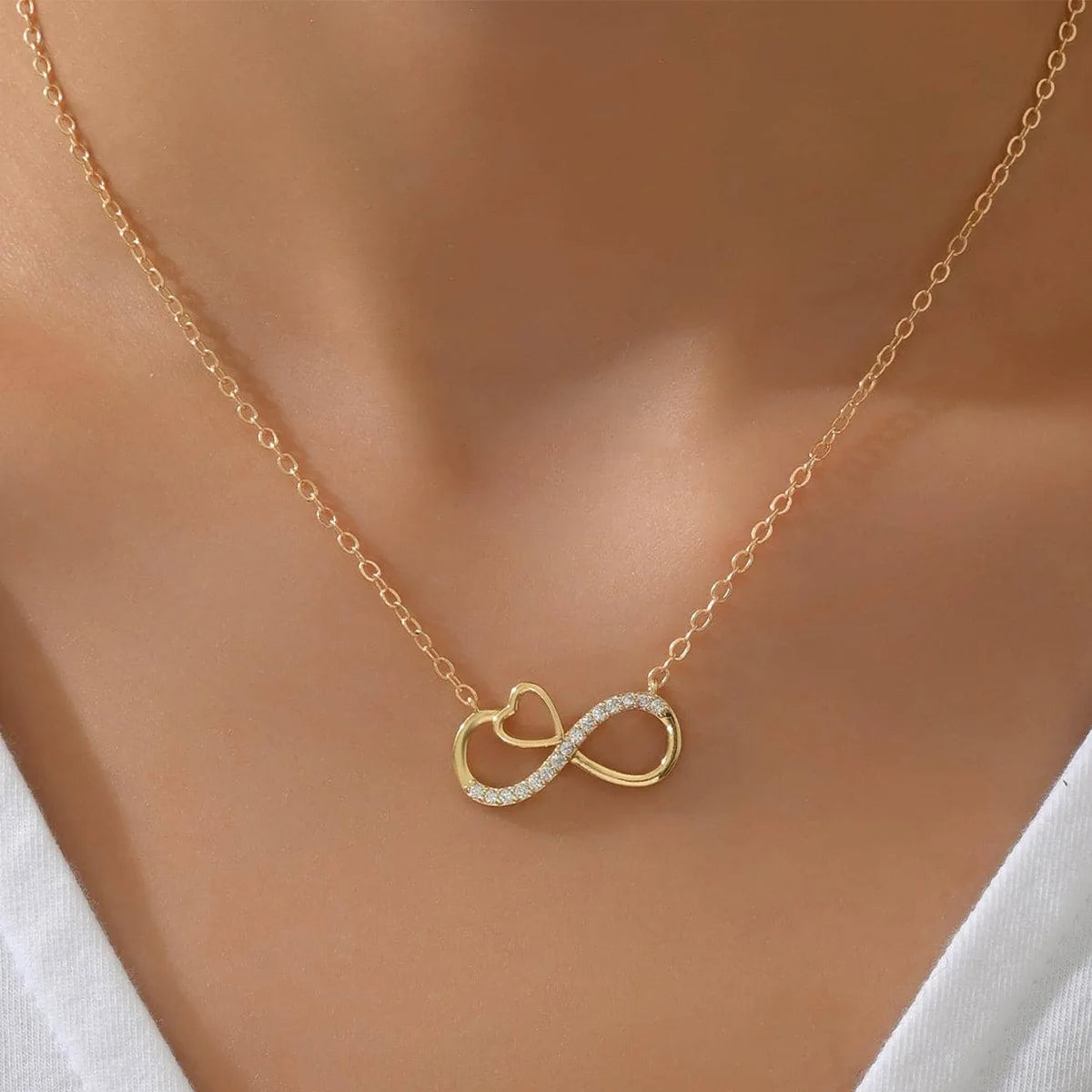 Minimalist Infinity Heart Necklace For Women Shiny Zircon Inlaid Pendant Clavicle Chain Elegant Luxury Aesthetic Choker Daily Party Jewelry Valentine Birthday Gift