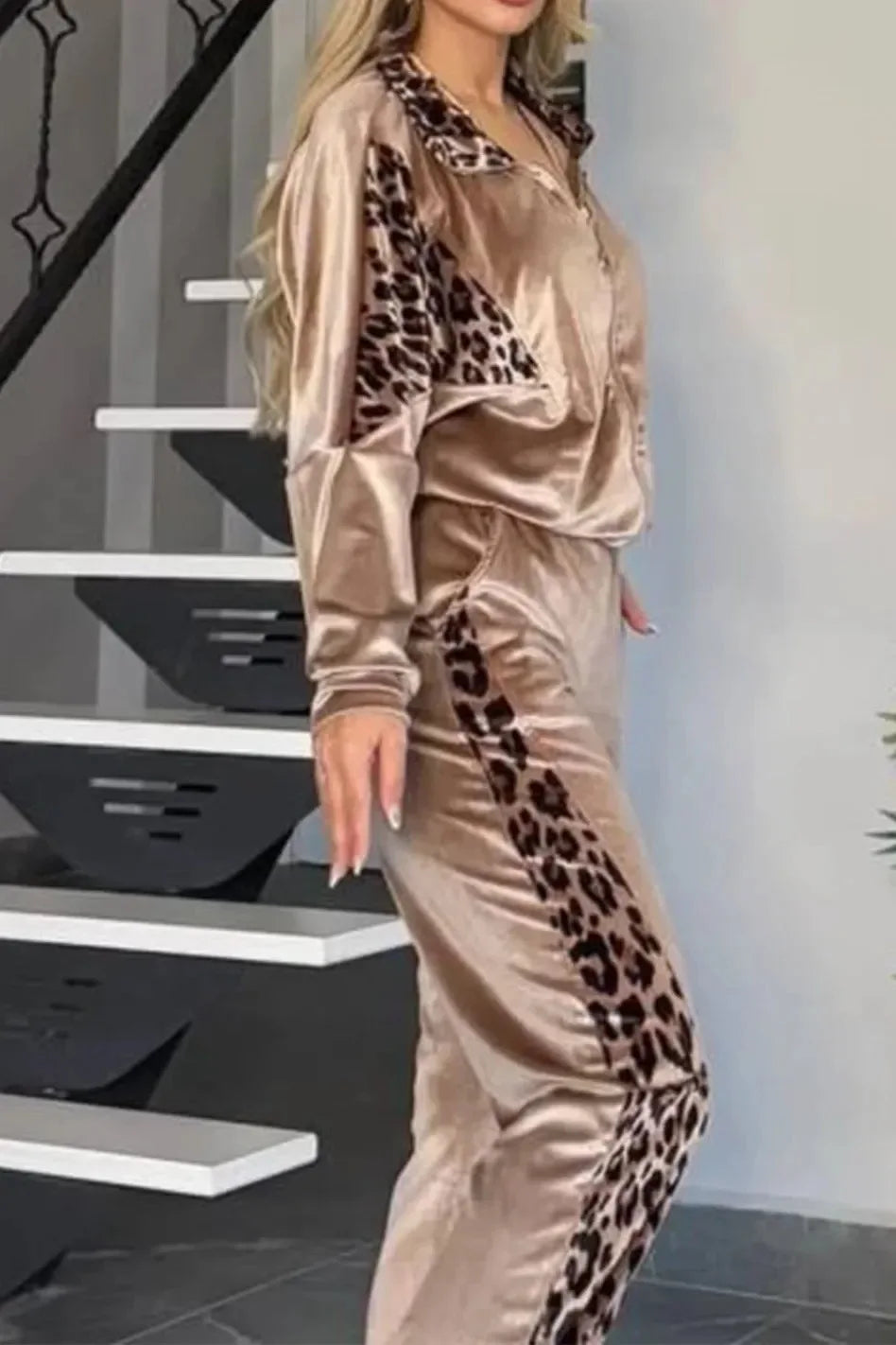 Women's 2-piece Set Retro Leopard Print Zipper Bomber Jacket Sweatshirt + High-waisted Trousers Sets Women's Velvet Pants Suit