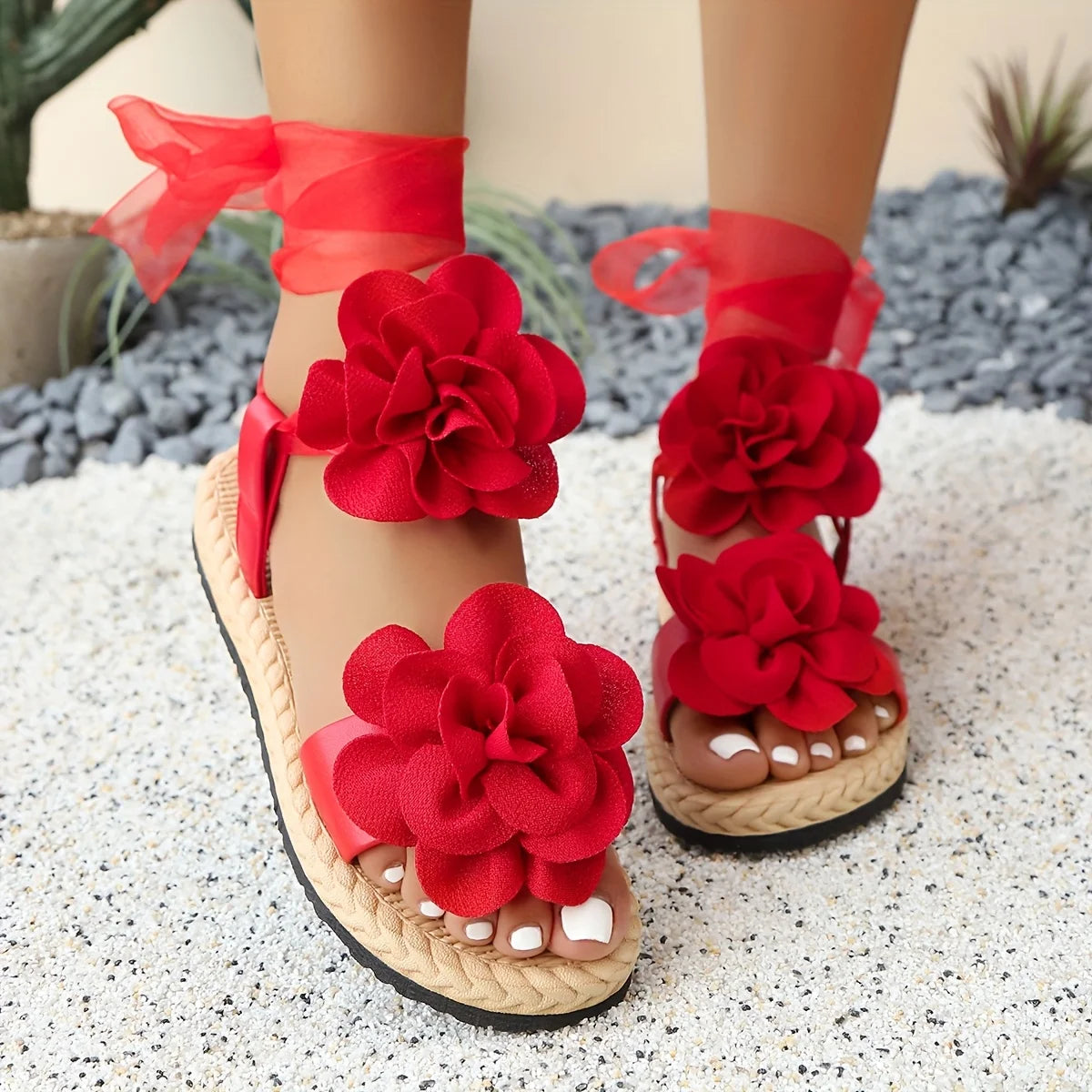 "Fairy-Style" Women's Platform Lace-Up Sandals: Adorned with Floral Accents for a Look That Is Both Cute and Elegant