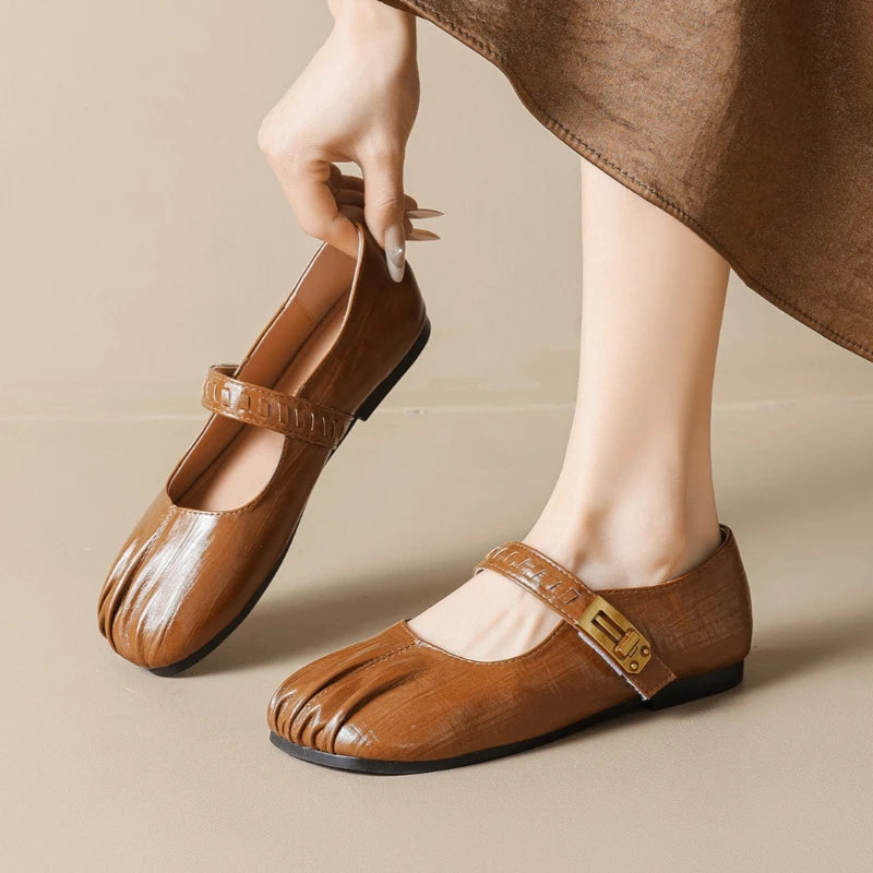 Pleated Retro Casual Flat Shoes Women Loafers Soft Sole Comfort Office Women Shoes Light Soft Leather Brand Ballet Flats Women