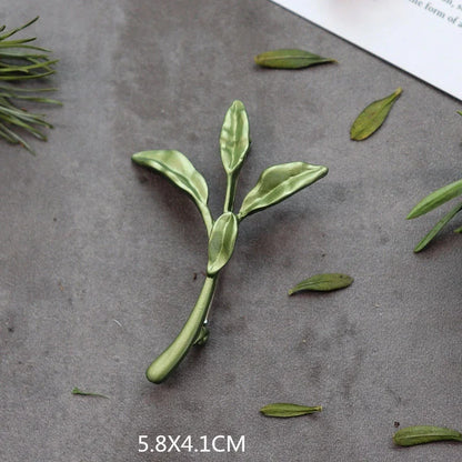 Creative Handmade Exquisite Green Plant Brooch Corsage Woman Retro Pearl Brooches Coat Accessories Jewelry