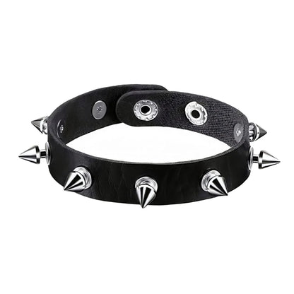 T5UF Stylish Punk Rock Bracelet Square Rivets Punk Wristband Trendy Gothic Jewelry Suitable for Individuality and Comfort