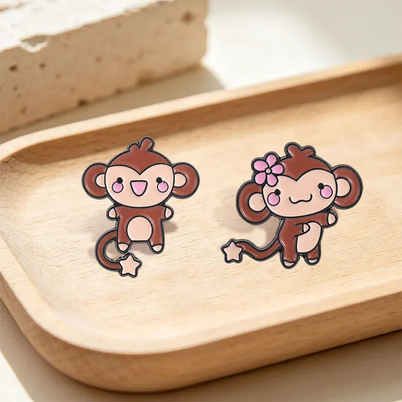 Cute Monkey Enamel Pins Cartoon Star Tail Ape Floral Kawaii Animal Brooches Lapel Backpack Badge Fashion Jewelry Gift for Friend
