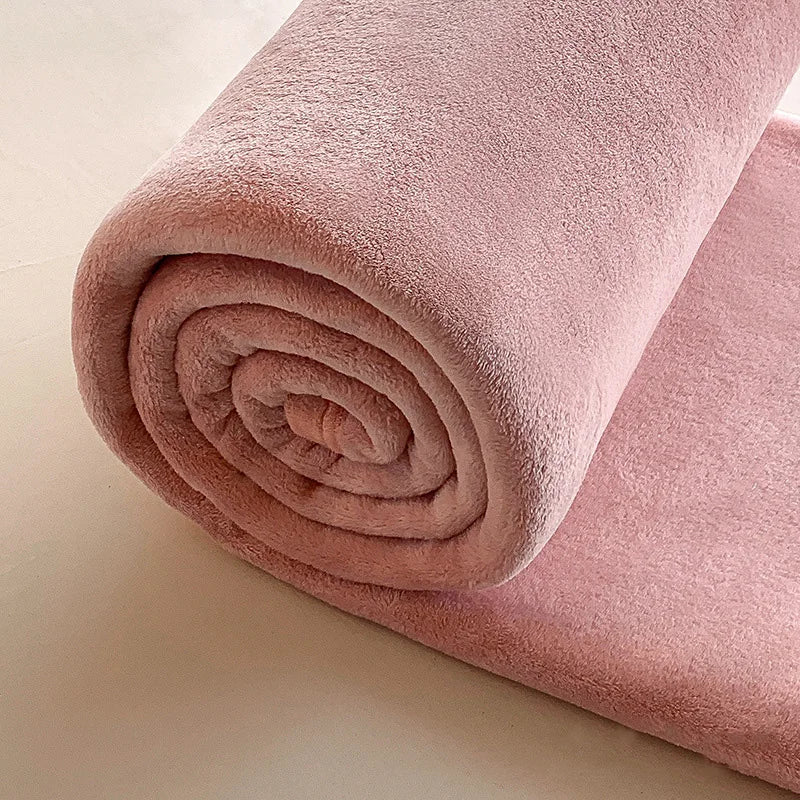 Luxury Flannel Travel Blanket for Airplane Lightweight Office Nap Soft Blanket Non-shedding and Colorfast Multi-purpose Blankets