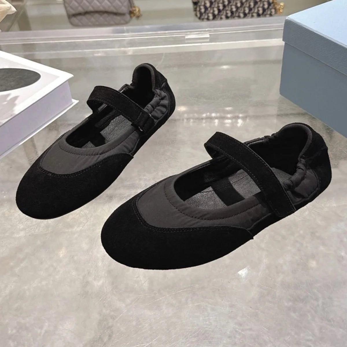 2026 High Quality Autumn Women Single Strap Round Toe Elastic Back Flat Shoes For Daily Wear ch26030135