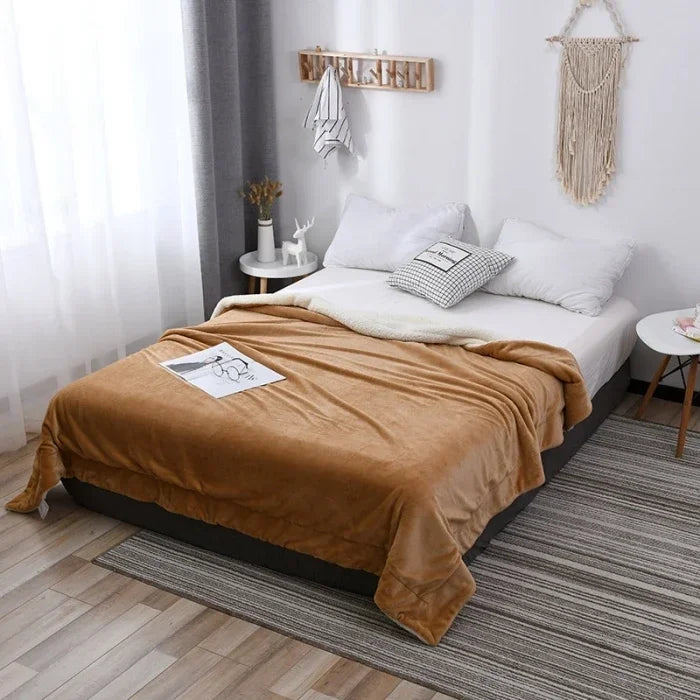 Lamb wool flannel blanket Nordic light luxury style quilt blanket Double layer thickened blanket