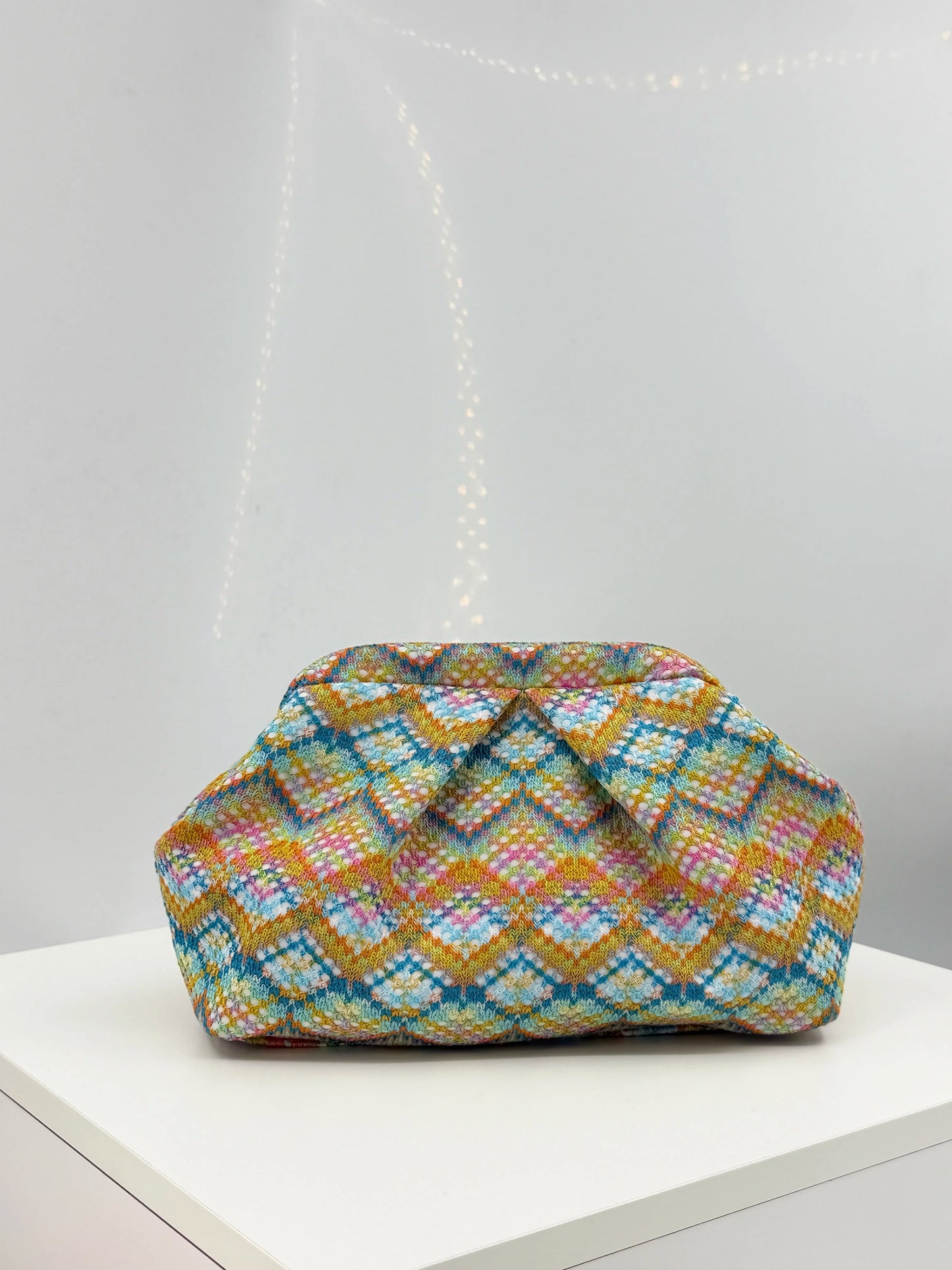 Colorful Geometric Rhombus Pattern Cloud-Shaped Pleated Clutch Bag, Niche Design Evening Bag, Women's Vacation Casual Makeup Storage Bag
