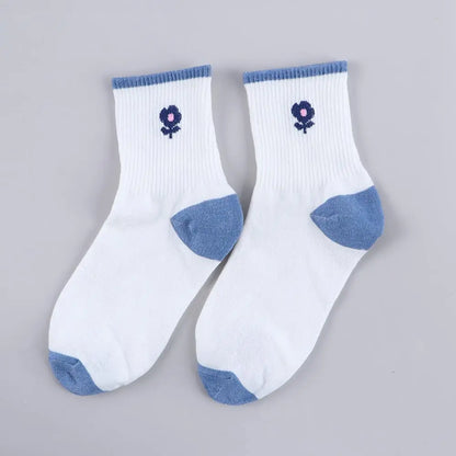 Comfortable Casual Fashion Autumn Cartoon Winter Cotton Sport Women Hosiery Middle Tube Socks Bear Socks Couple Socks