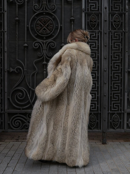 Women Winter Faux Fur Coat Long Fluffy Beige Old Money Style 2026 New Lapel Collar Elegant Warm Luxury Outerwear