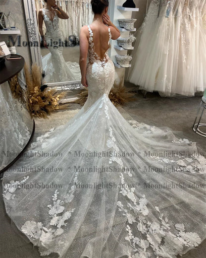 Moonlight Luxurious Mermaid Wedding Dresses V-Neck Button Sleeveless Lace Appliques Bridal Gown Vestido De Noiva Customized