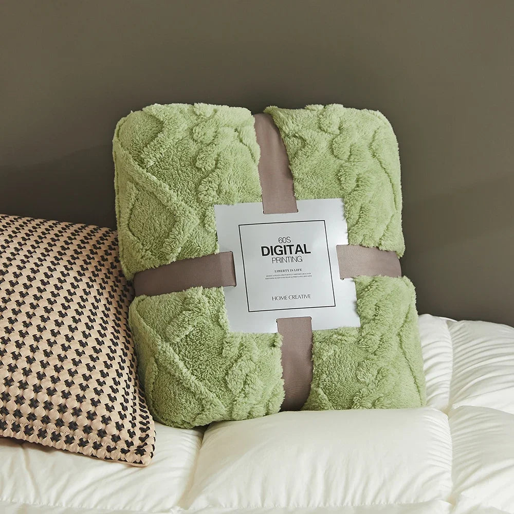 Fluffy Coral Velvet Throw Blanket – Soft Plush & Warm, Thickened Flannel, Comfortable for  Air-Conditioned Room, Luxury Decor