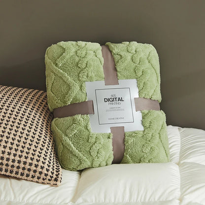 Fluffy Coral Velvet Throw Blanket – Soft Plush & Warm, Thickened Flannel, Comfortable for  Air-Conditioned Room, Luxury Decor