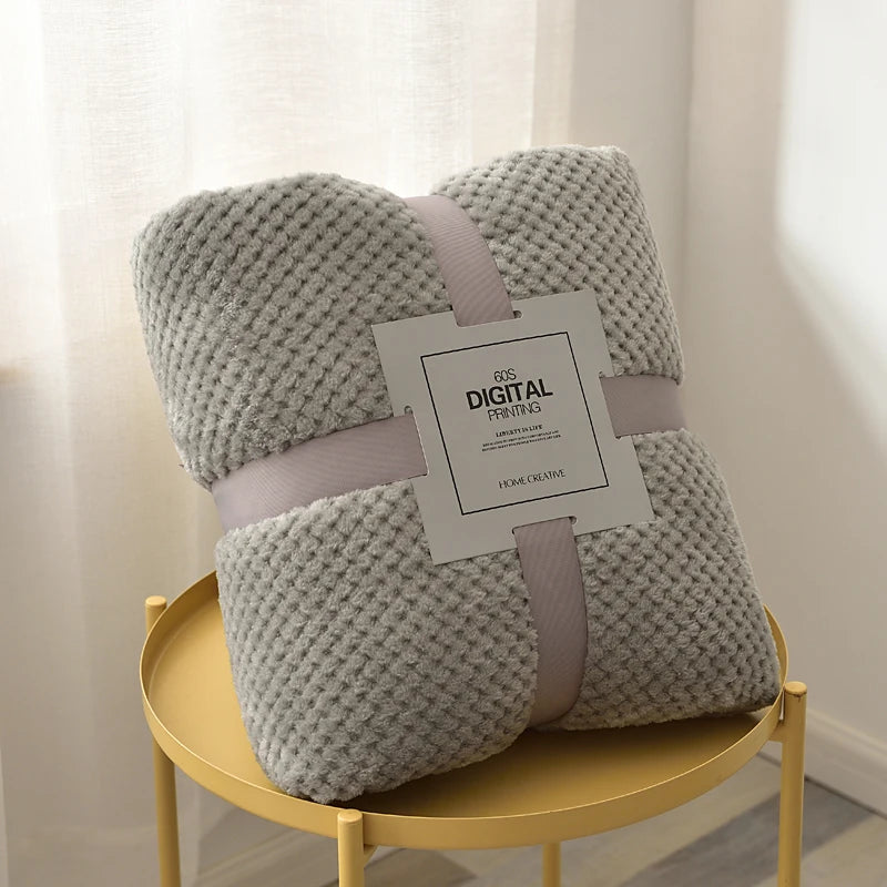 Fluffy Coral Velvet Blanket Flannel Plush Comfortable Thickened and Warm Soft Sofa Throw Blanket for Air-Conditioned Room Luxury