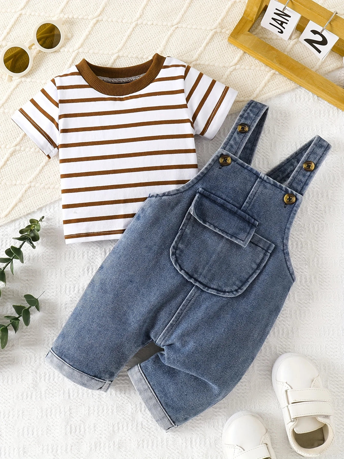 Two-Piece Set for Baby Boys: Casual and Versatile Style for Spring and Summer, Featuring a Striped Round-Neck Short-Sleeve Top and Stylish Pocket Overalls
