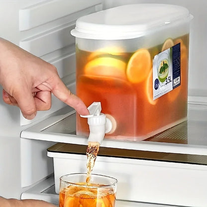 Large Capacity Refrigerator Beverage Dispenser with Spout, Easy Pour Spout, Great for Ice Lemonade, Fruit Teapot /Water Bottle