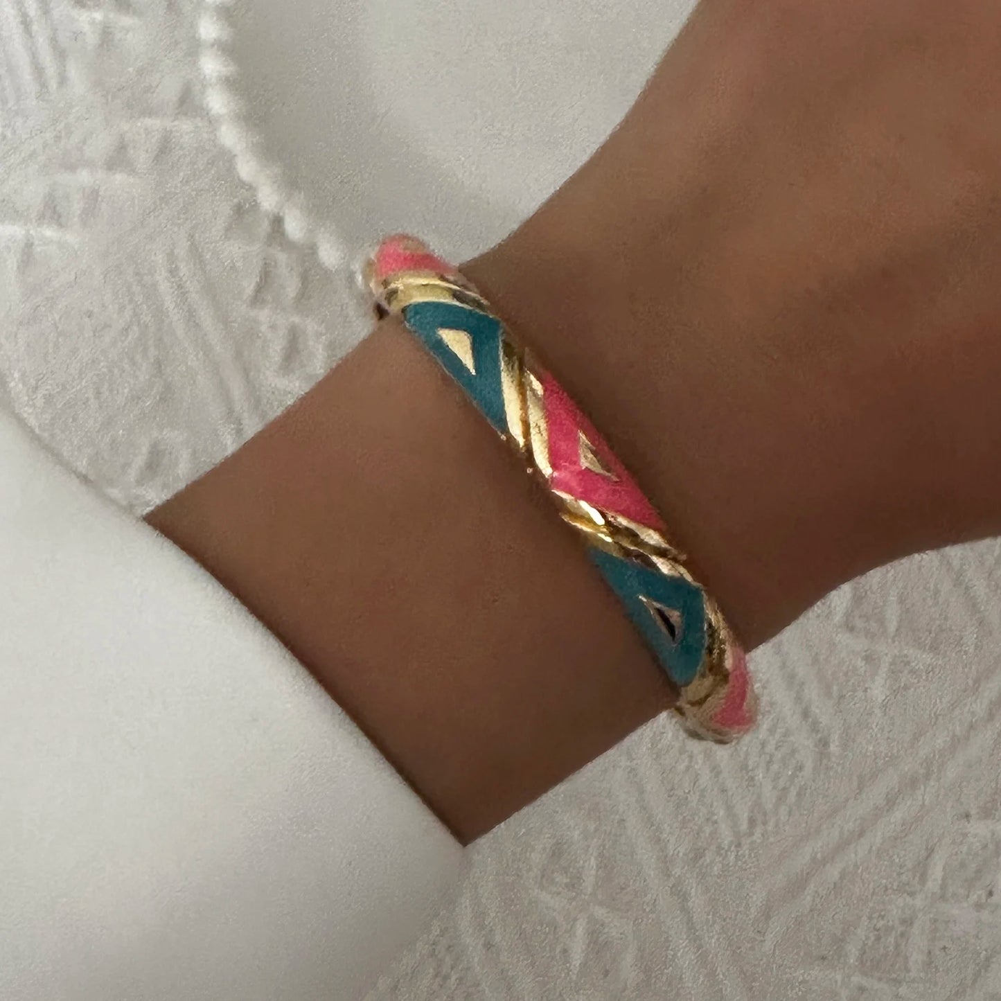 Elegant Enamel Dropped Glaze Flower Texture Bracelet For Women Retro Gold Plated Evil Eye Floral Zircon Bangle Party Jewelry