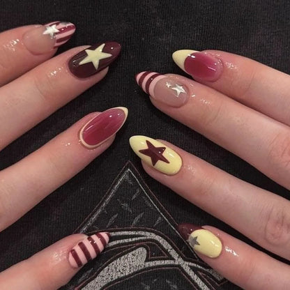 24pcs Red Star Print Fake Nails Sweet Cool Short Almond Press on Nail for Women Wearable Detachable Ins Spice Girl False Nails
