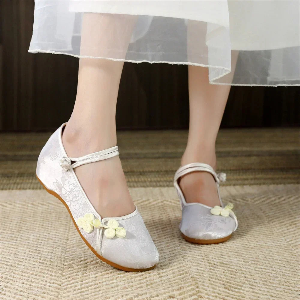 Fashion Ethnic Chinese Style Women Shoes Hanfu Single Canvas Zapatos Elegant Casual Vintage Woman Embroidered Cloth Shoes