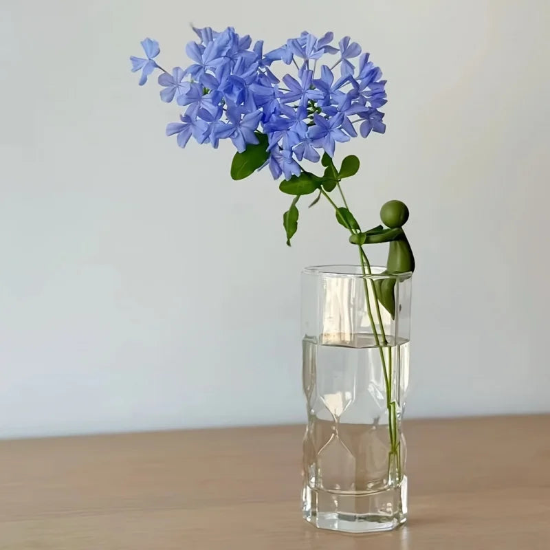 3 Colorful plant stand - The plastic flower stand features a unique design，Convenient for plant cultivation and flower storage，V