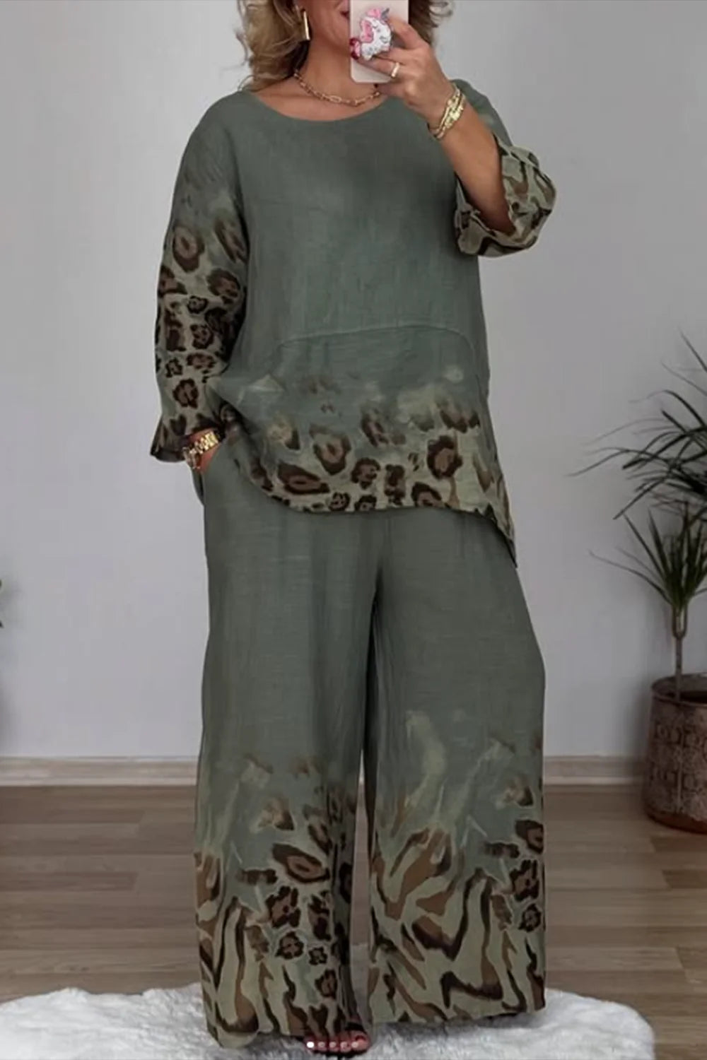 Women Leopard Printed Plus Size Casual Two Piece Set Long Sleeve Round Meck Vintage Wide Leg Pant and Loose T Shirt Matching Set