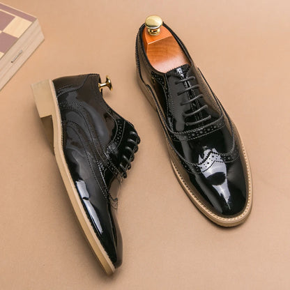 Hot Selling Luxury Gold Men's Business Dress Shoes in Europe America Glossy Brogue Shoes Men's Split Leather Shoes Free Delivery