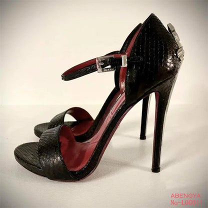 2025 Summer Sexy Gold Metal High Heels Shoes Women Pumps Designer Black Dress Shoes Fashion Party Prom Wedding Shoes For Women