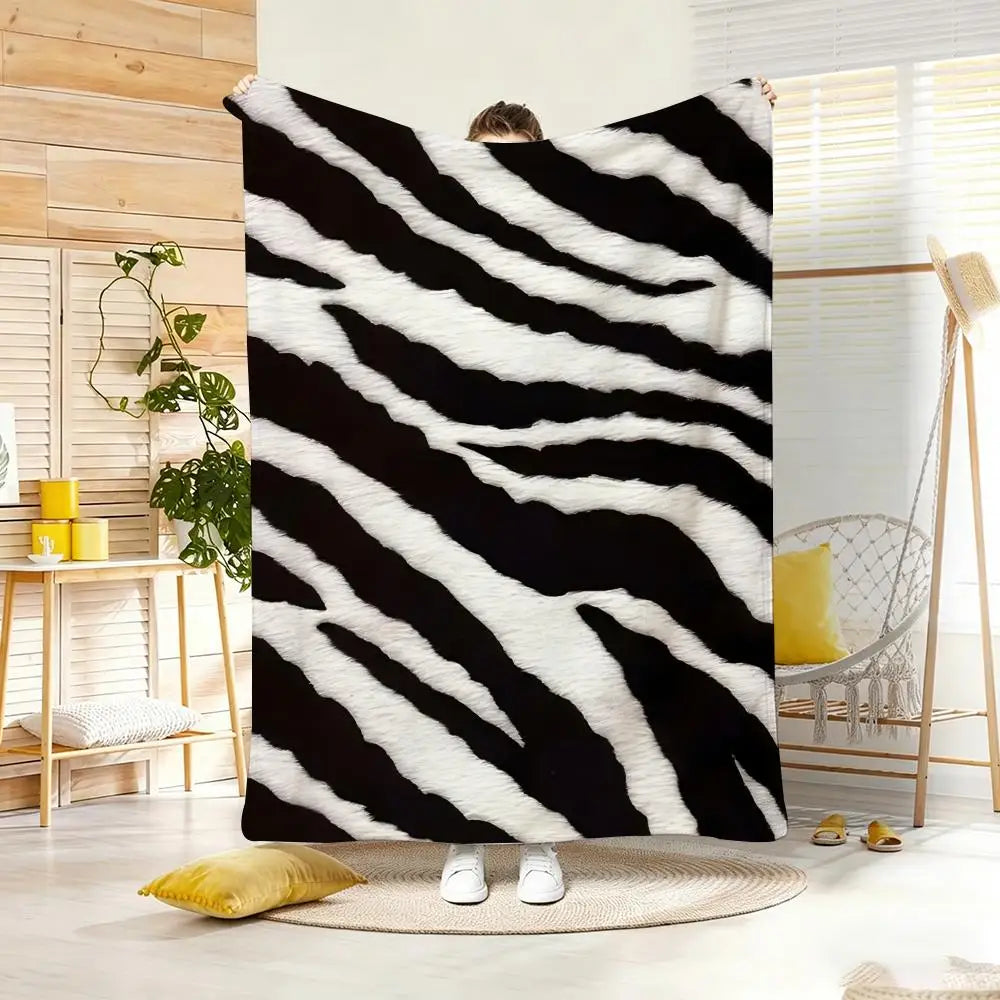 Fashion Animal Print Throw Lightweight 240g Flannel Blanket Soft Skin-friendly for Summer Cooling