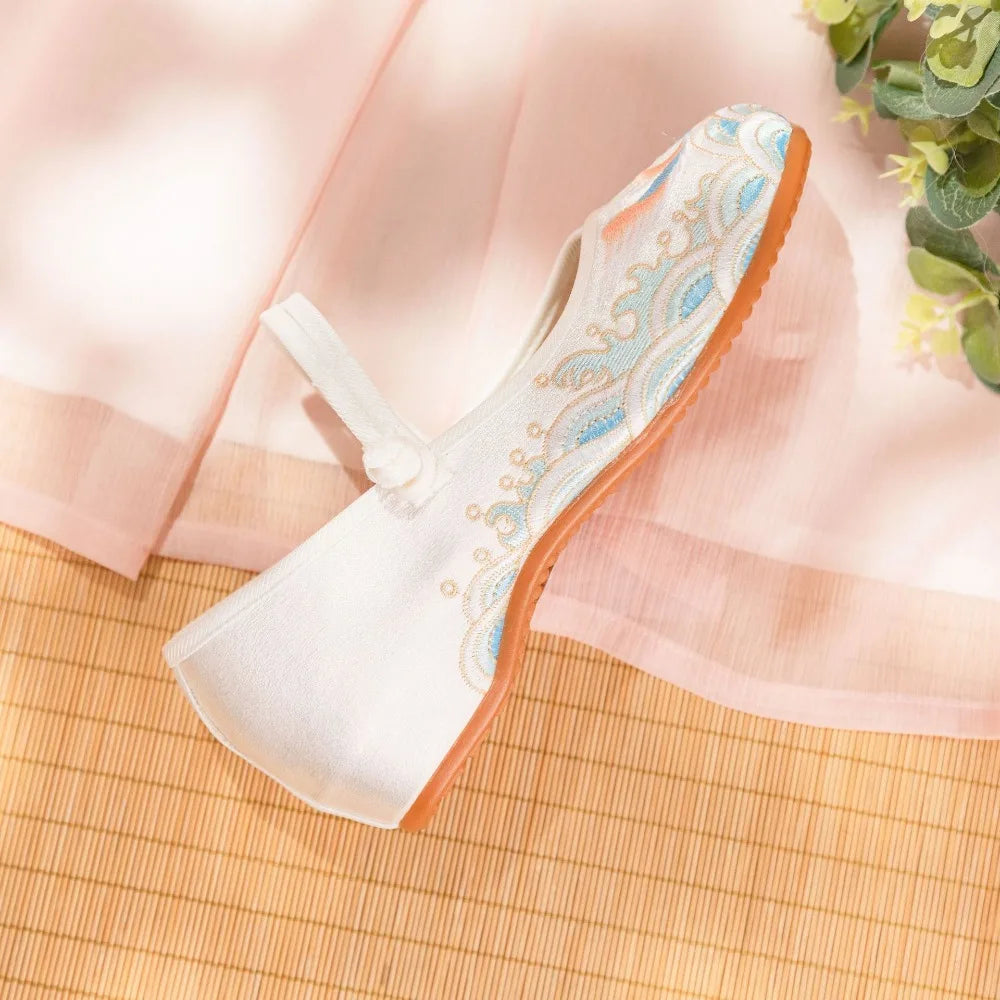 Embroidery Old Beijing Cloth Shoes Streetwear Embroidery Casual Vintage Cheongsam Autumn Sneakers Women Shoes Ethnic Style