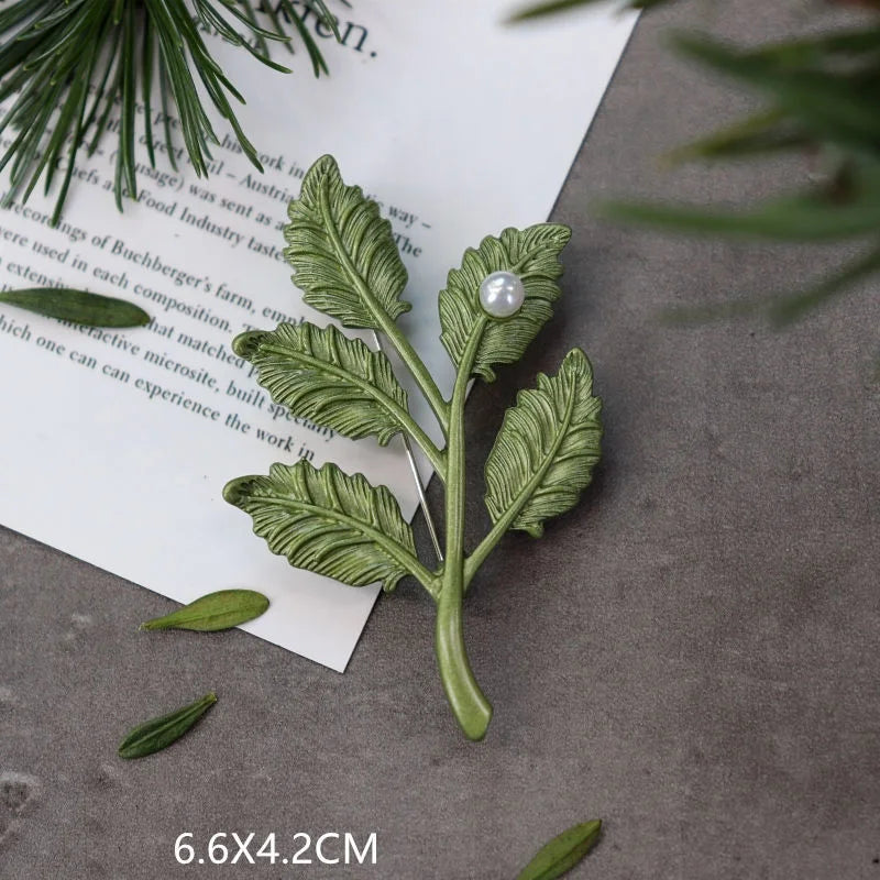 Creative Handmade Exquisite Green Plant Brooch Corsage Woman Retro Pearl Brooches Coat Accessories Jewelry
