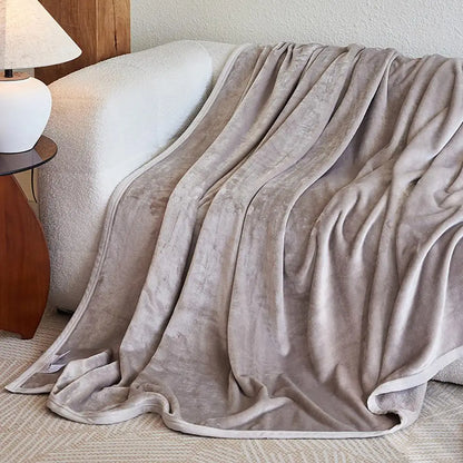 Foldable Blanket Solid Color Flannel Throw Blanket Lightweight Plush Bed Cover Soft Fuzzy Sofa Blanket for Cozy Nap Sleeping