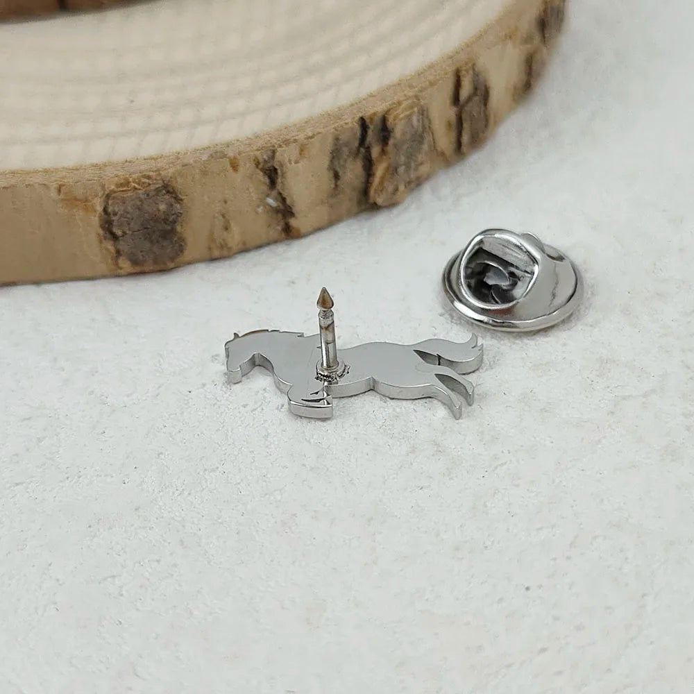 New horse gold-plated 18K stainless steel brooch, waterproof and non-fading badge set, suit lapel pin, wedding party wearing