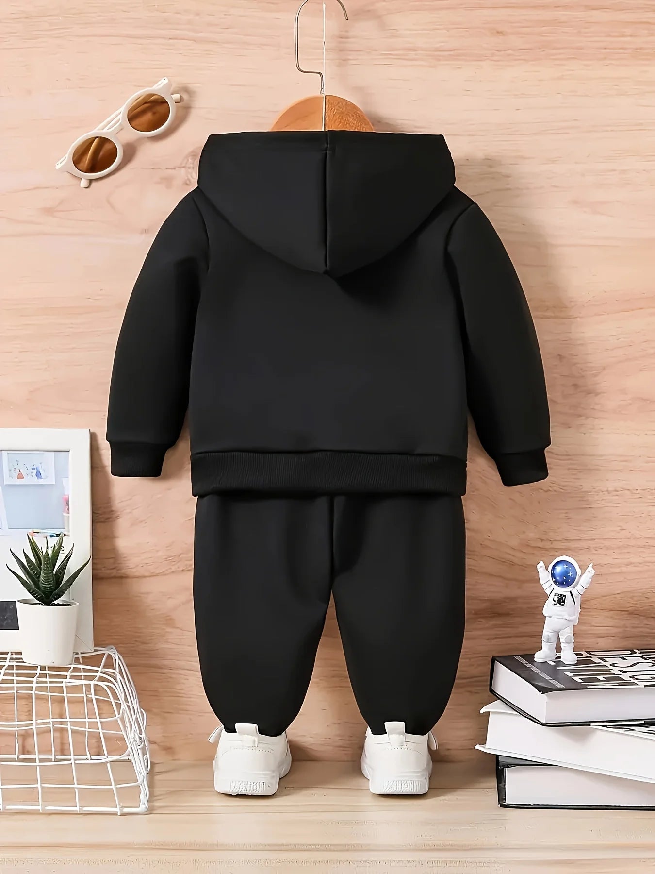 Newborn Baby Girl's Fashion Fleece Hoodie with Leopard Heart Design + Casual Sports Pants Set (Autumn/Winter