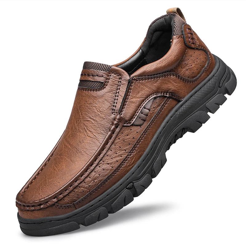 CLOHOOMen's Casual Loafers Handmade Breathable Leather Shoes with Thick Rubber Sole Comfortable Footwear Classic Hand Sewn Seams