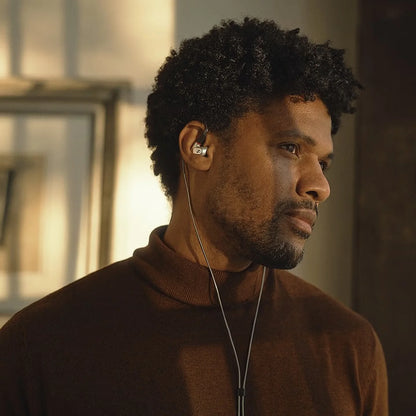 Sennheiser IE900 Wired in-Ear Monitor Headphones HiFi Stereo Bass Earphones Hi-Res Audio Noise Isolating Earbuds