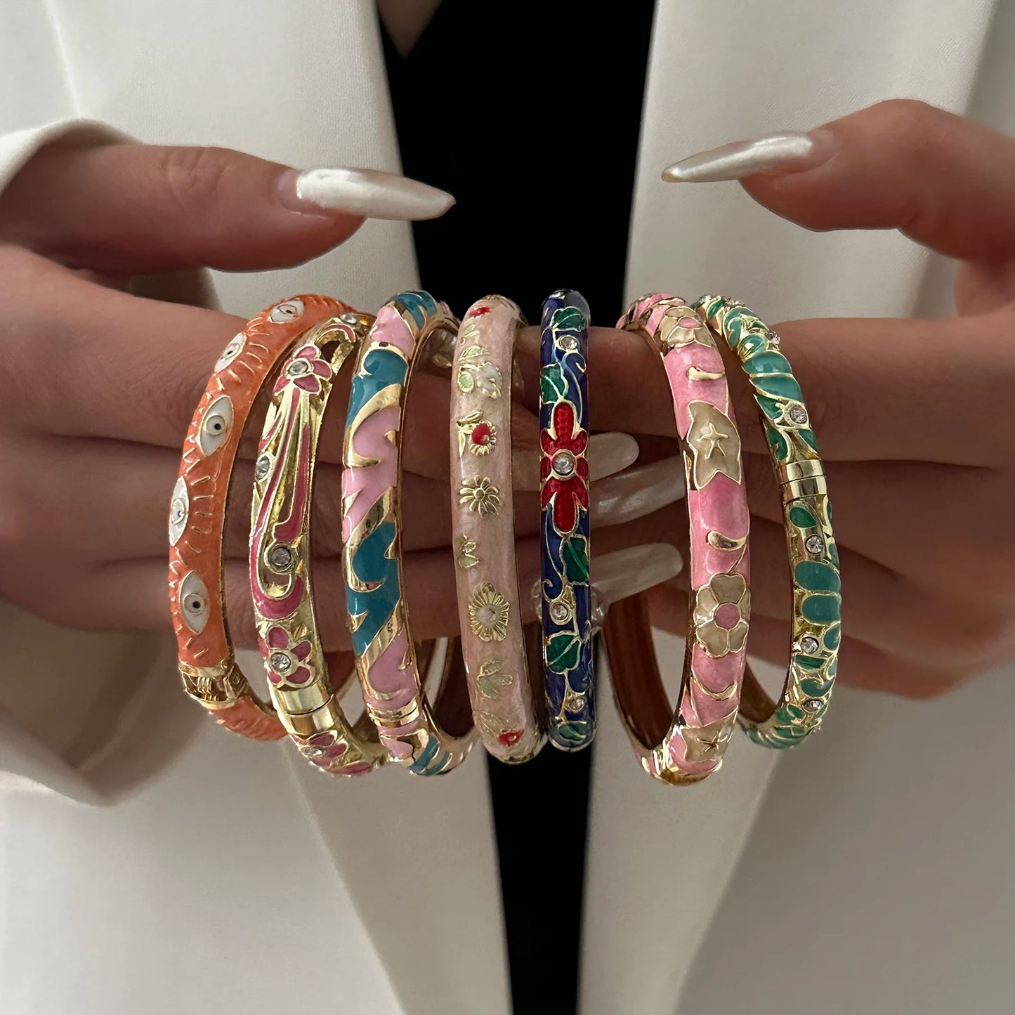 Elegant Enamel Dropped Glaze Flower Texture Bracelet For Women Retro Gold Plated Evil Eye Floral Zircon Bangle Party Jewelry