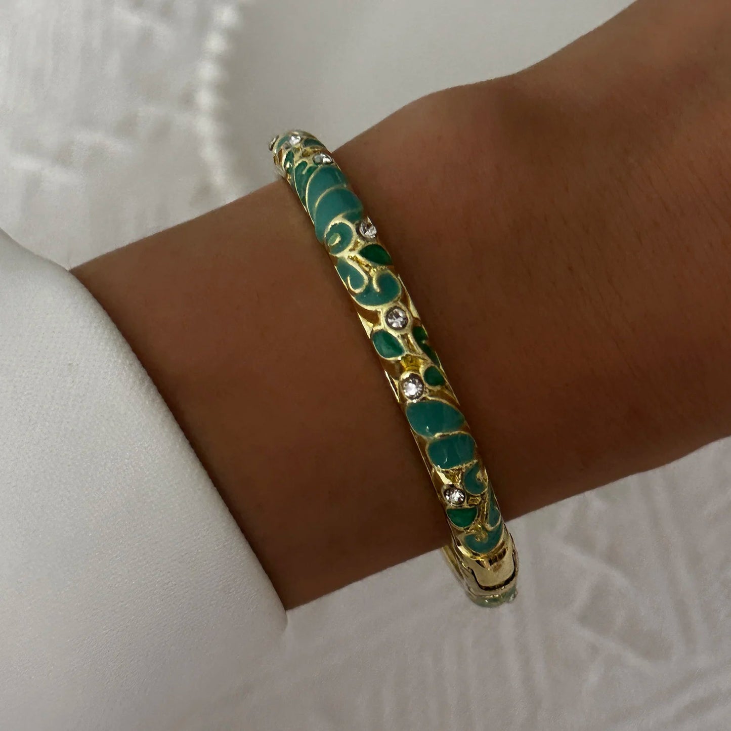 Elegant Enamel Dropped Glaze Flower Texture Bracelet For Women Retro Gold Plated Evil Eye Floral Zircon Bangle Party Jewelry