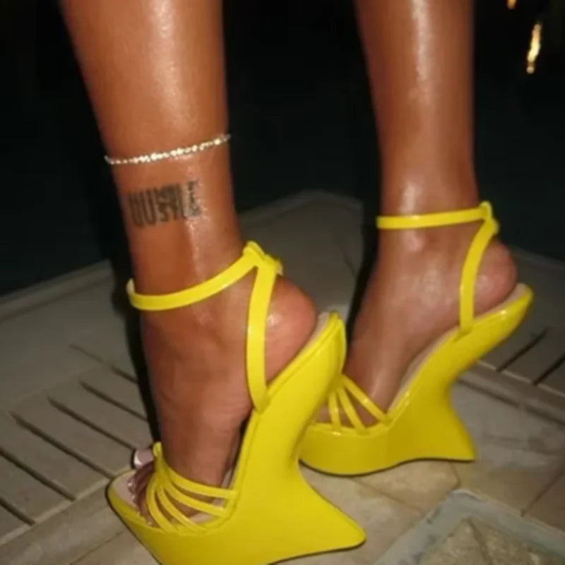 2026 Summer New Strange Style Platform Sandals Cross Strap High Heels Slingback Street Shoes Ladies Ankle Buckle Party Shoes