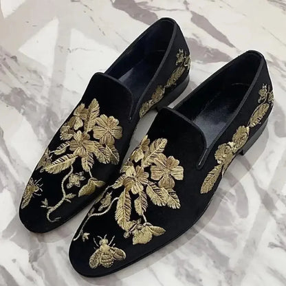 2026 New Loafers Men Fashion Black Imitation Suede Gold Embroidery Flower Business Casual Shoes Sapatos Para Hombre