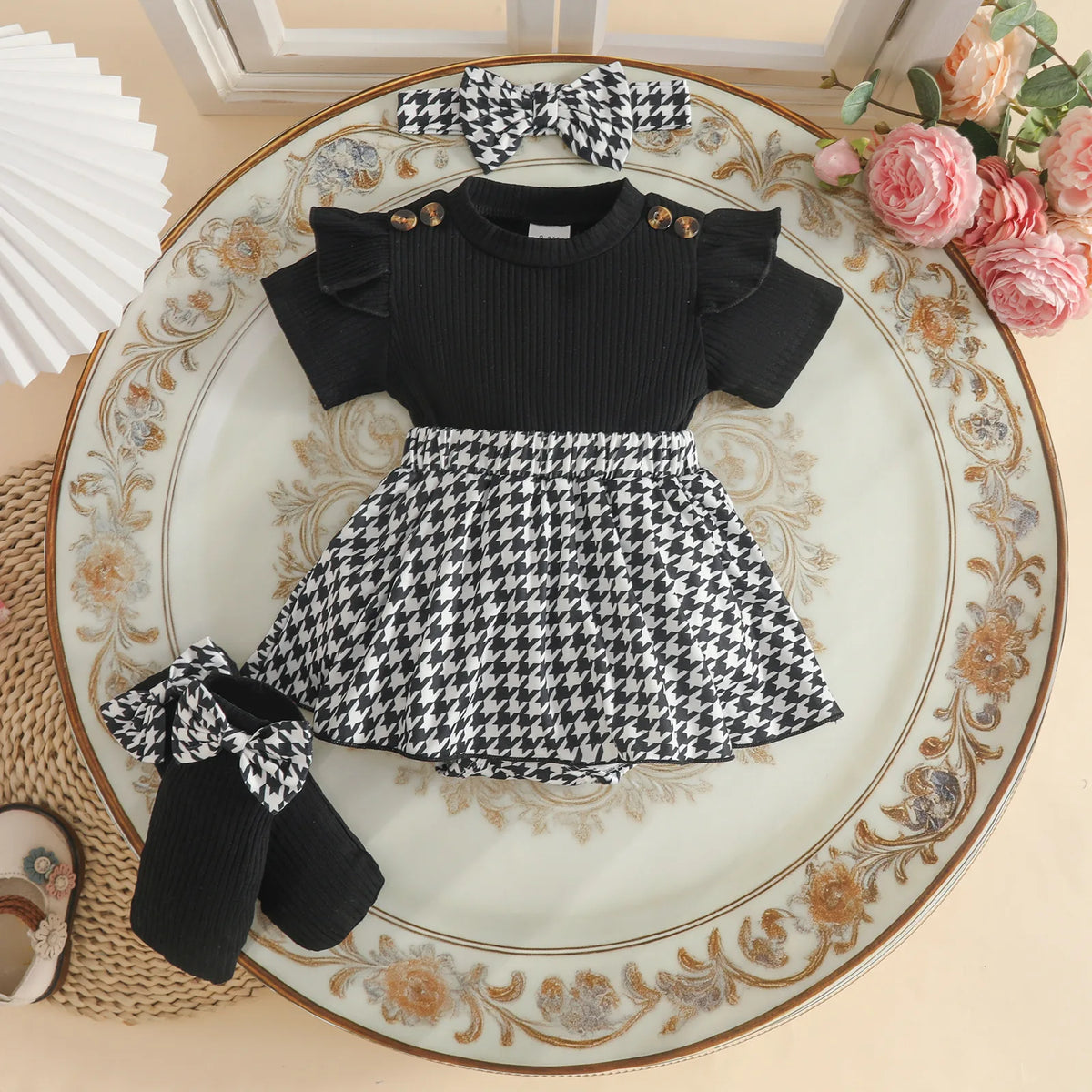 Baby Girl Bodysuit Dresses Short Sleeve Heart Shape Bow Romper Infants Onesies With Socks Headband 3pcs Sets For Newborn Girls