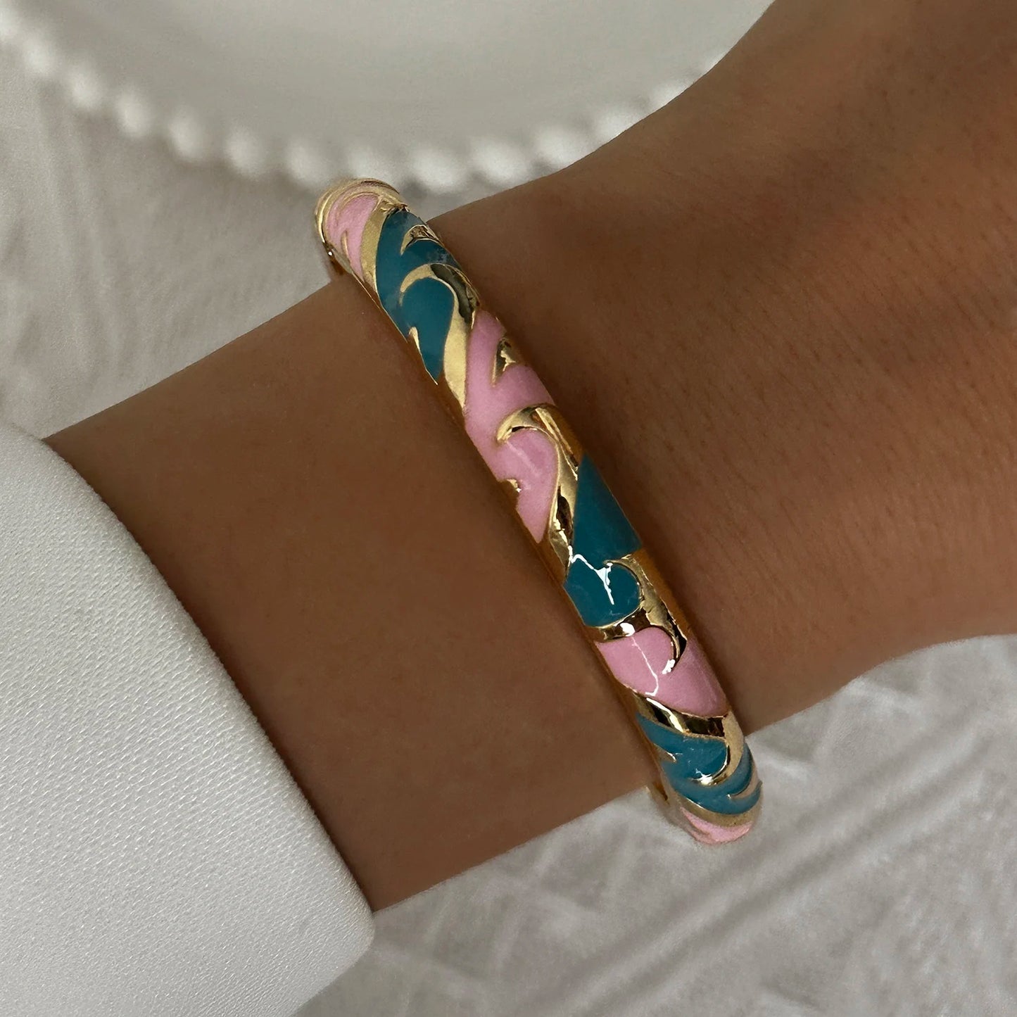 Elegant Enamel Dropped Glaze Flower Texture Bracelet For Women Retro Gold Plated Evil Eye Floral Zircon Bangle Party Jewelry