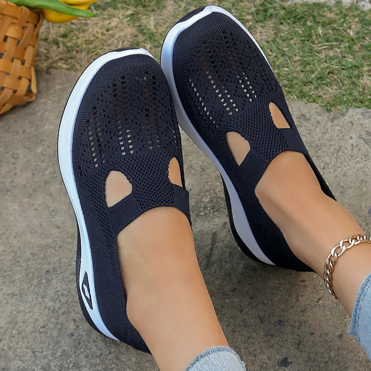 Spring New Women's Sports Shoes, Fashionable, Breathable, Lightweight, Non-slip, Wear-resistant, Casual Sports Shoes, Flat Shoes