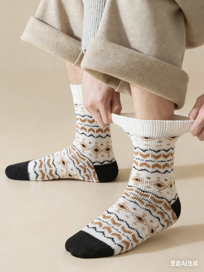 1/5 Pairs Autumn/Winter Retro Pattern Women Round Neck Socks Warm Comfortable Ethnic Style Outdoor Fashionable Casual Socks