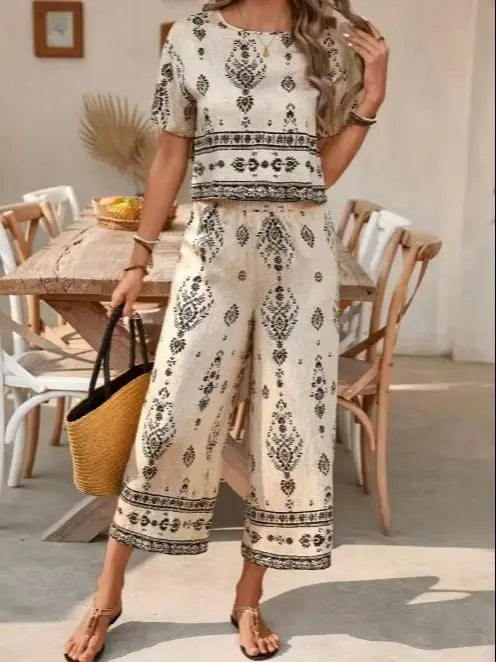 Women's Retro Ethnic Print Two-Piece Set Casual Short-Sleeved Top with 3/4 Length Pants Suit